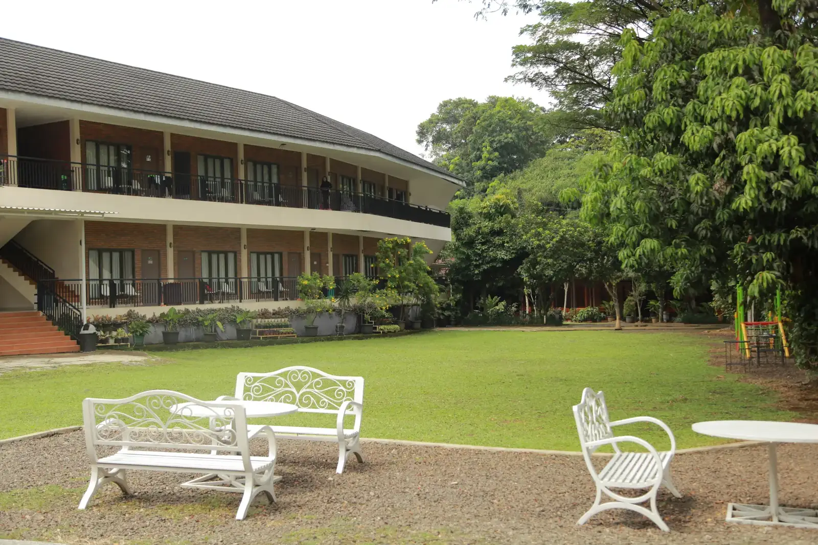 Nuansa hotel dan resort asri Saung Dolken Sentul Bogor